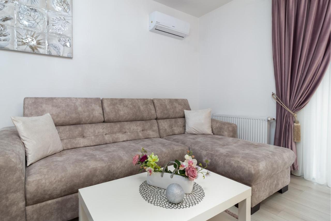Premier Apartment Luceafarul Oradea Buitenkant foto